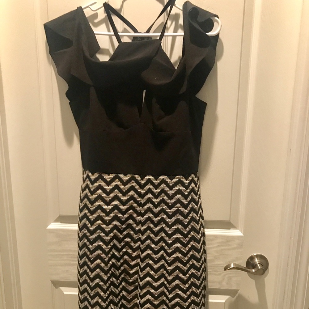 NWT ASOS us size 8 jumpsuit. With keyhole detail